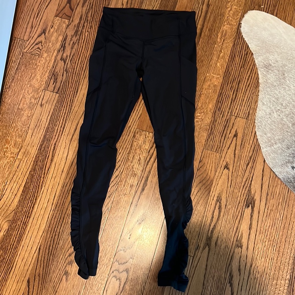 Lululemon Rouched leggings with pockets
